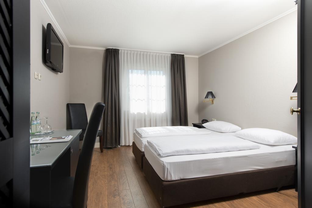 Hotel Munich North Neufahrn bei Freising Pokoj fotografie